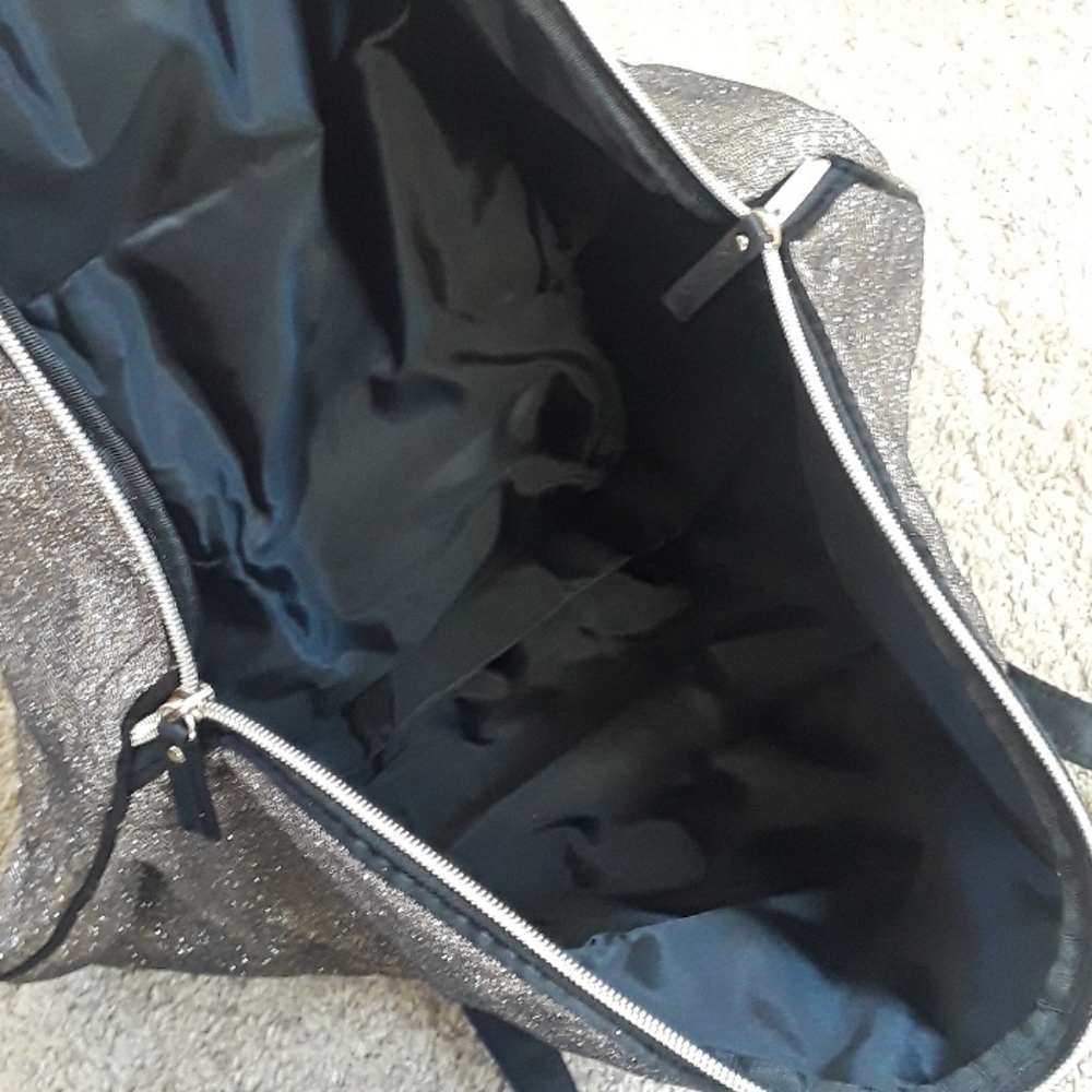 NWOT Victoria's Secret Gold Travel/Tote Bag - Picture 3 of 6